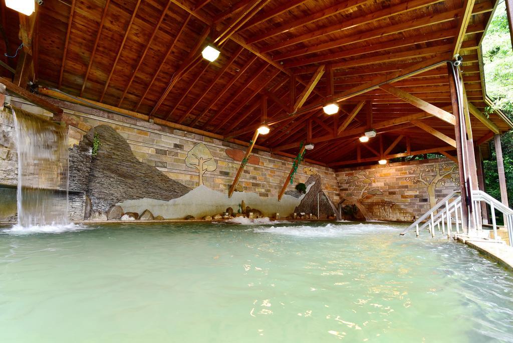 Jenq Yang Hotspring Hotel Ren'ai Esterno foto