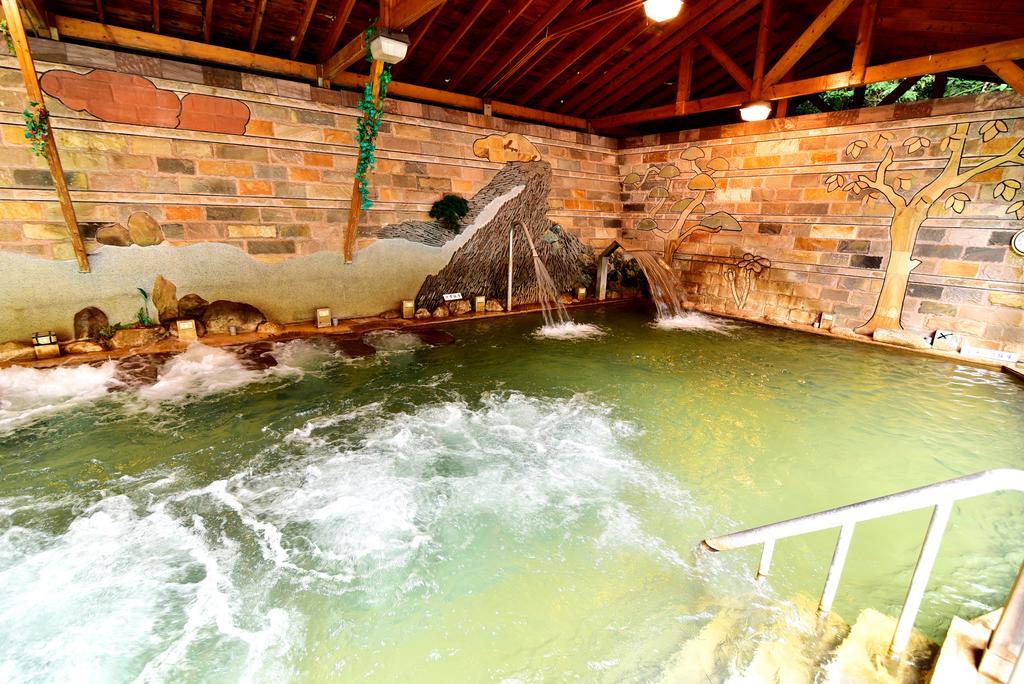 Jenq Yang Hotspring Hotel Ren'ai Esterno foto