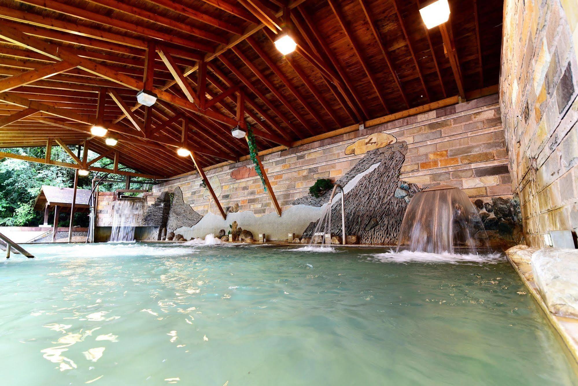 Jenq Yang Hotspring Hotel Ren'ai Esterno foto